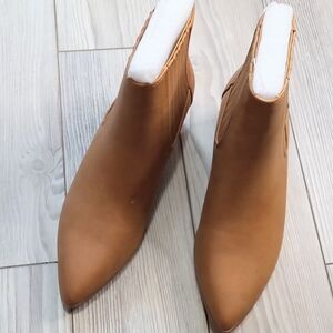 (52-4162)   Coutgo Women's Boot  Sz 7.5